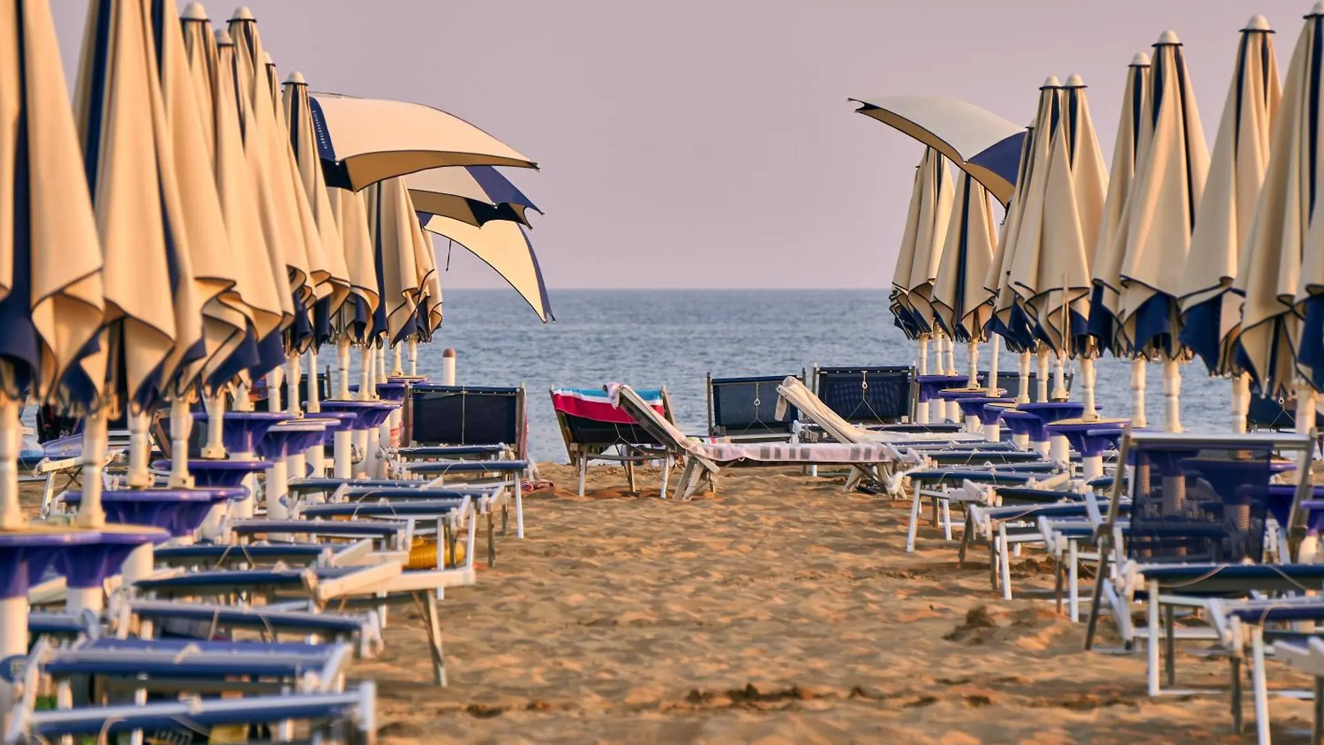 Poolside Serenity - Beahost Rentals Bibione